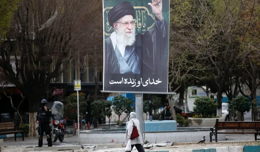 İran’da yeni dini lider belli oldu