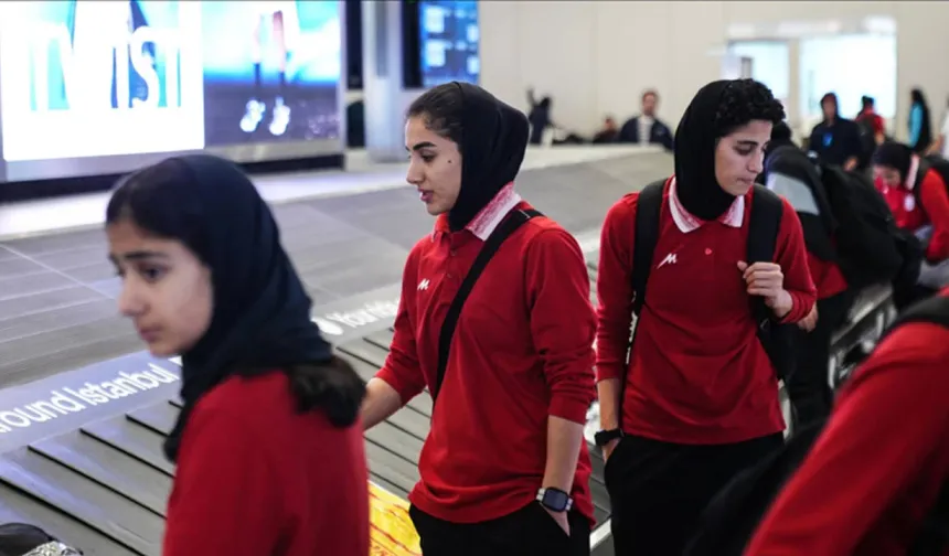 İran Kadın Futbol Takımı Türkiye üzerinden döndü