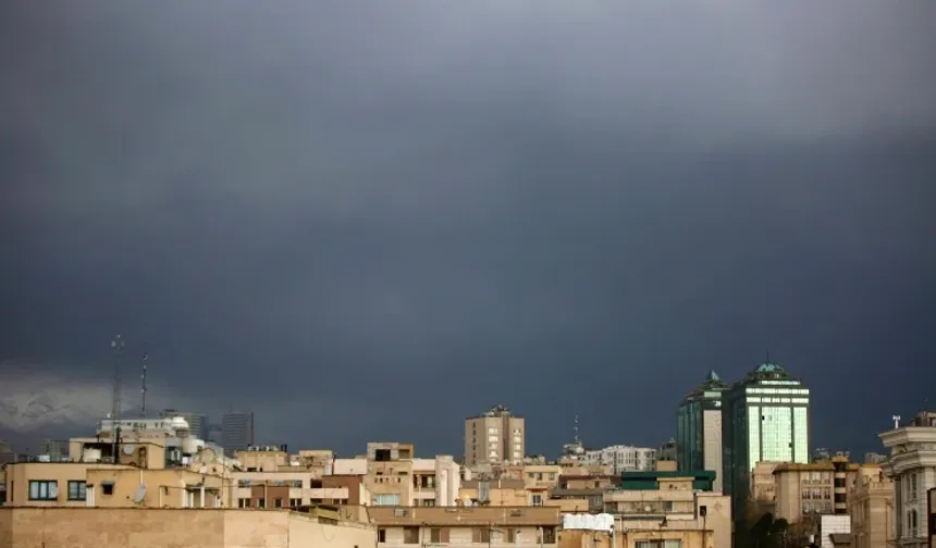 İran'da gökten petrol yağıyor!