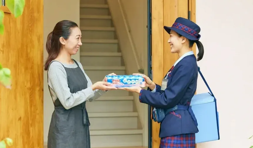 Japonya'da kadınlar, yalnızlığa karşı yoğurt dağıtıyor