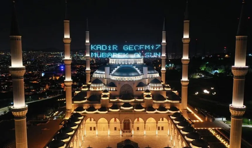 Bin aydan daha hayırlı: Kadir Gecesi'nde hangi dualar okunur? Kadir Gecesi namazı nedir?