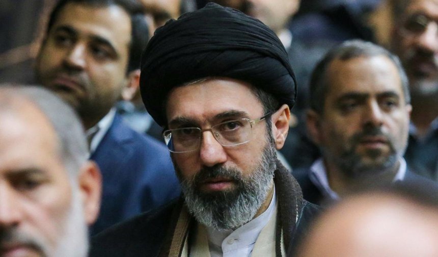 İran'ın yeni dini lideri Hamaney'den barış açıklaması!