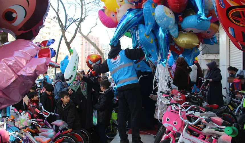 Diyarbakır'da yetimlere göz dolduran yardım