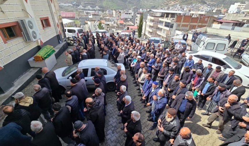 Diyarbakırlı duayen gazeteci son yolculuğuna uğurlandı