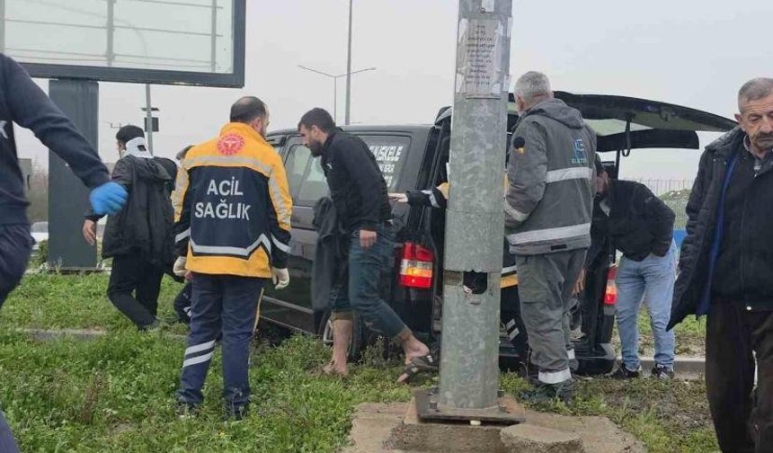 Ergani’de iki araç birbirine girdi