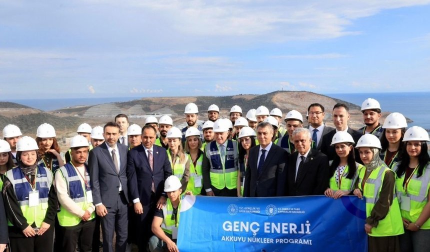 Dicle Üniversiteli gençler Akkuyu Santrali'nde: Bakan Bak da katıldı