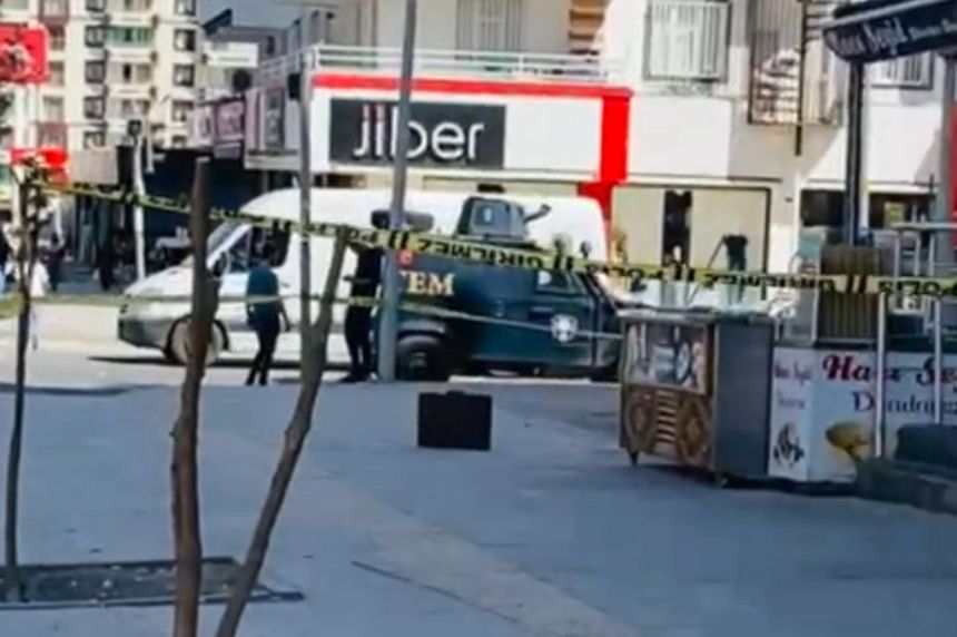 Diyarbakır'da şüpheli çanta patlatıldı