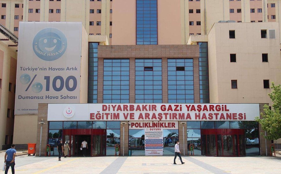 Suriye tarafından gelen mermiyle yaralanan çocuk Diyarbakır'a sevk edildi