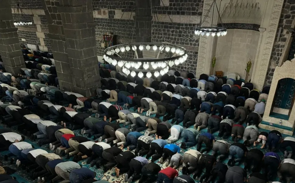 Diyarbakır’da bayram namazı Ulu Cami’de kılındı