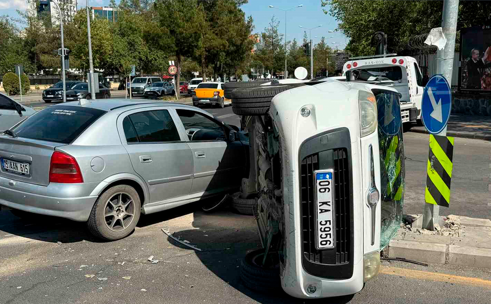 Diyarbakır Yenişehir’de trafik kazası: 2 yaralı