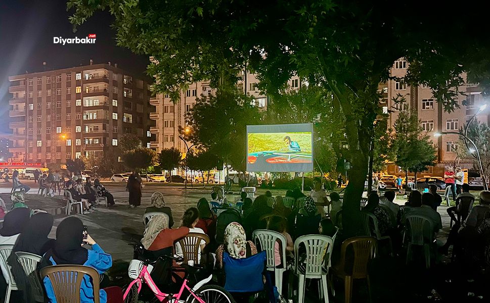 Diyarbakır’da yaz akşamlarında sinema keyfi