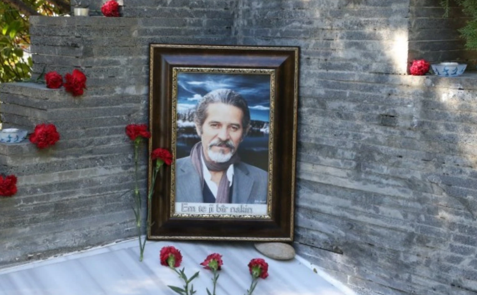 Diyarbakır’da Arjen Ari anması: Sevenleri mezarı başında buluştu