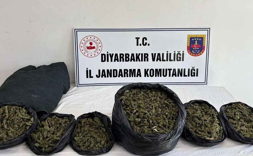 Diyarbakır’da narkotik operasyonu genişledi: 29 zanlı yakalandı