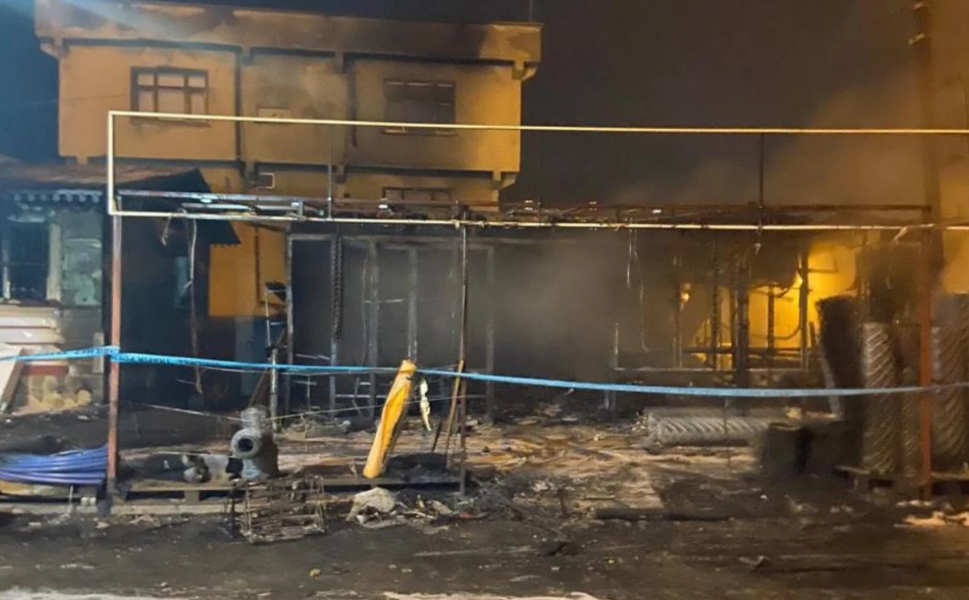 Diyarbakır’da yangın: Hırdavat dükkanı kül oldu