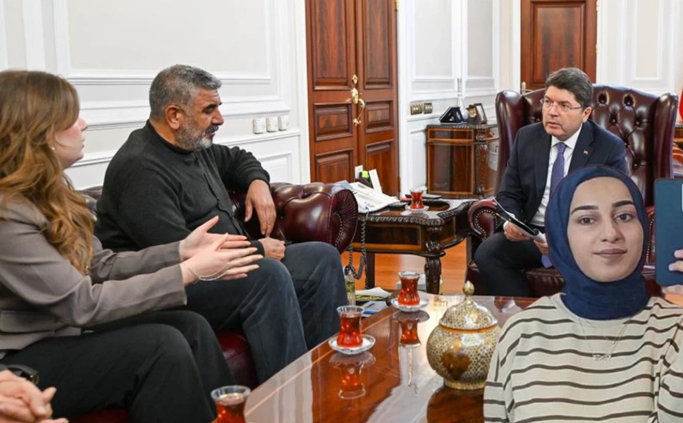 Bakan Tunç, Rojin Kabaiş’in ailesiyle görüştü