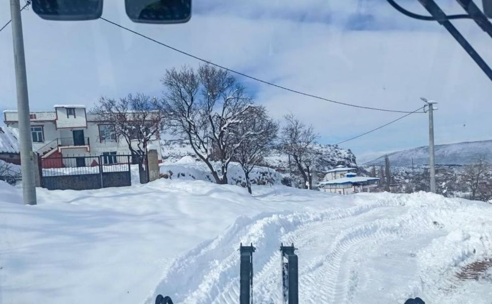 Diyarbakır'da kar seferberliği: 3 günde 10 ilçede ulaşım ağı açıldı