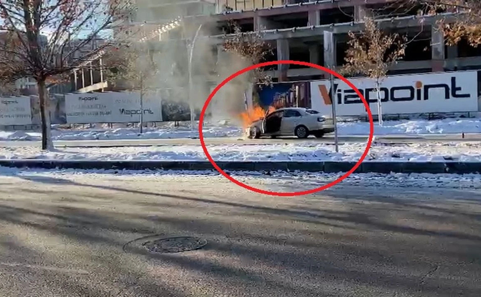 Kayapınar’da korku dolu anlar: Trafik kazasında otomobil alev aldı