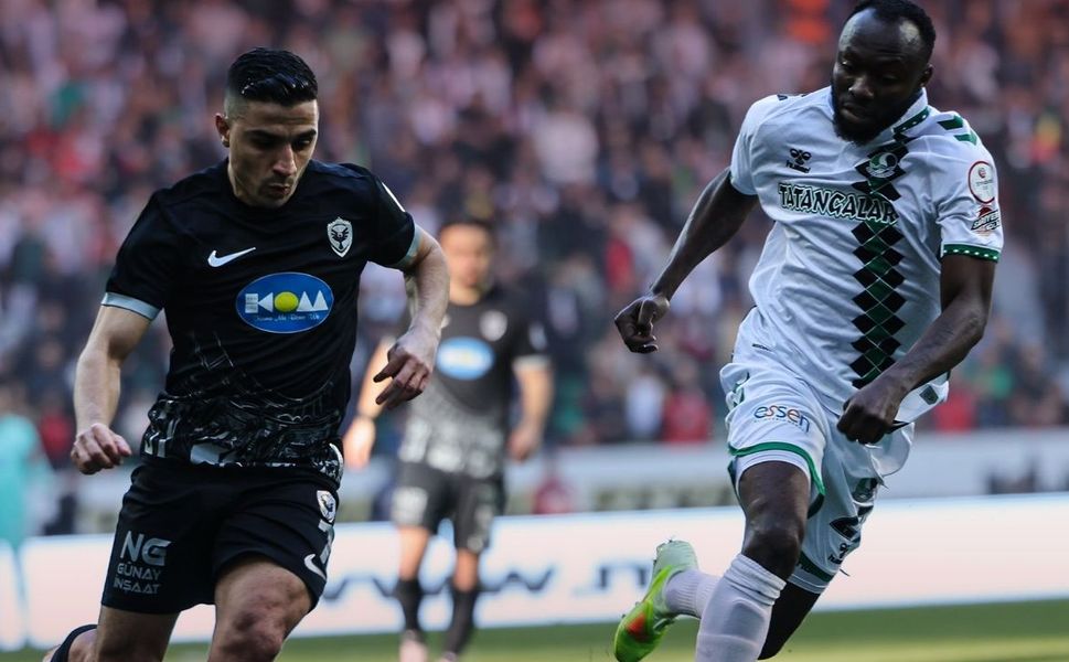 Amedspor Sakaryaspor önünde ilk yarıda golü buldu