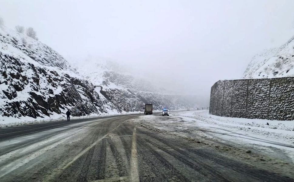 Diyarbakır ile komşu il arasındaki yolda TIR'lara geçiş yok: Sebebi açıklandı