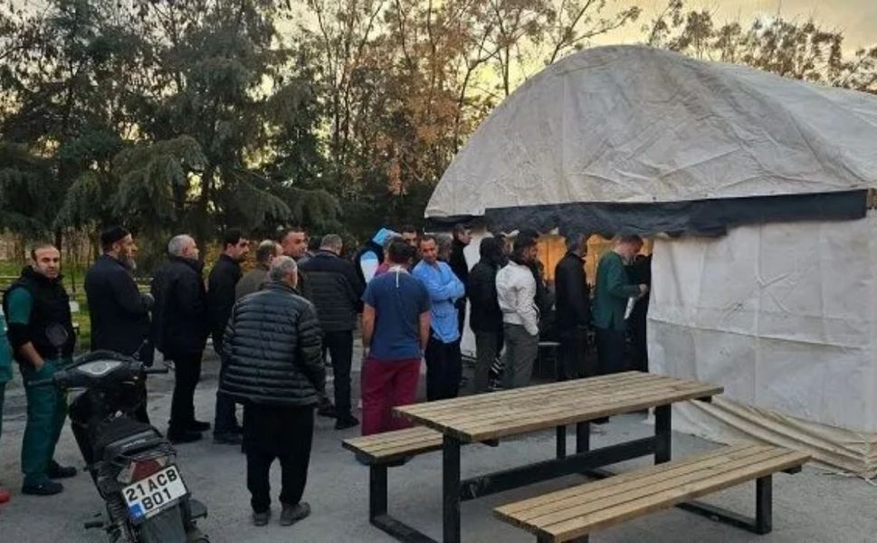 Diyarbakır'da hastane kampüsünde her gün 1000 kişilik iftar sofrası