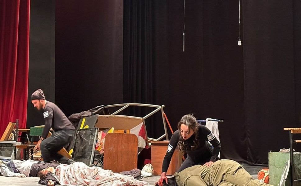 Gazze dramı Diyarbakır'da sahnelendi: "Meryem" oyunu ayakta alkışlandı