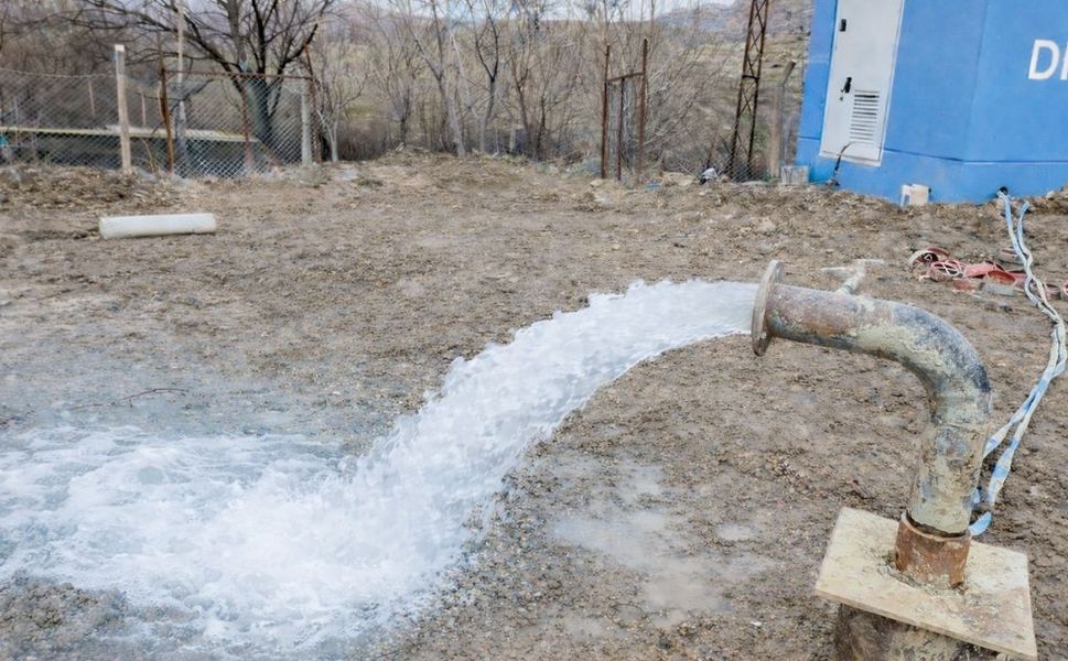 Diyarbakır'da iki mahallenin yüzü güldü: Musluklar suya kavuştu