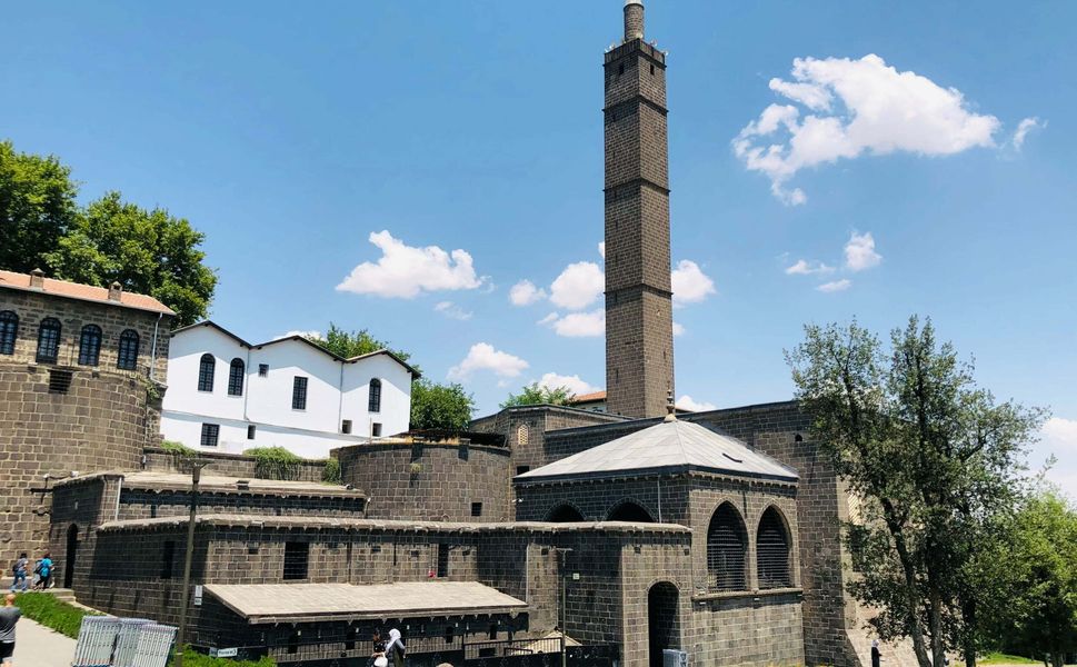 Hz. Süleyman Camii’nde elektrik iddiası: Yetkililere çağrı yapıldı