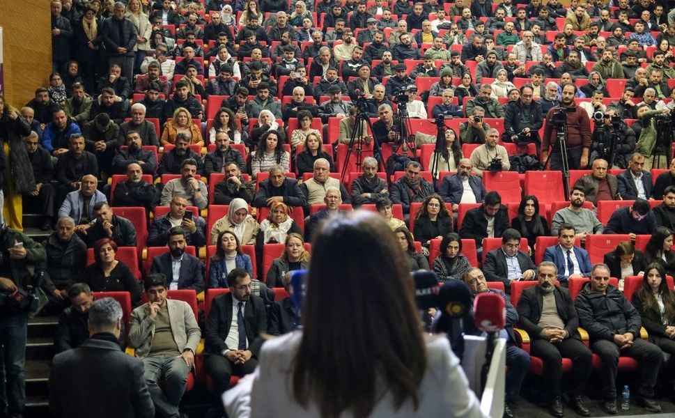 Diyarbakır'da Hevsel ve On Gözlü Köprü için dev uzlaşma toplantısı: Kentin önde gelenleri katıldı