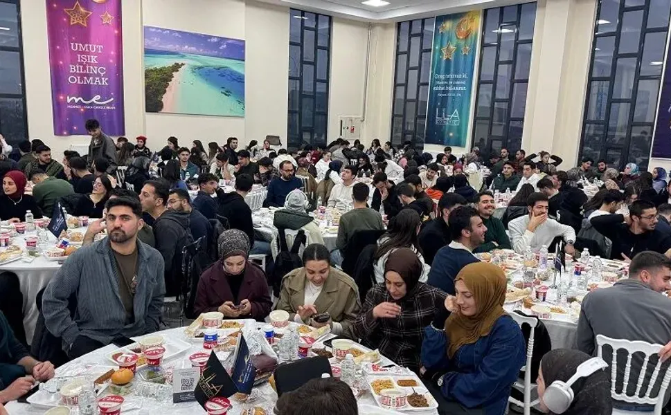 Diyarbakır'da binlerce öğrenciyi buluşturan iftar