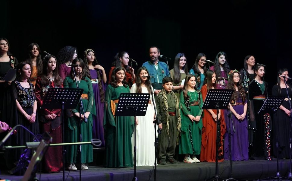 Diyarbakır'da dört dil şarkılarda buluştu: Kulakların pası silindi