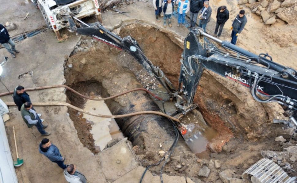 DİSKİ ekipleri ana pompadaki patlak için seferber oldu