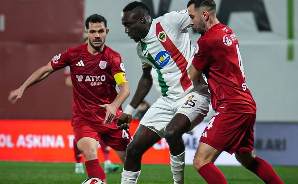 Pendikspor-Amedspor maçının ilk yarısı berabere tamamlandı: Kırmızı kart çıktı
