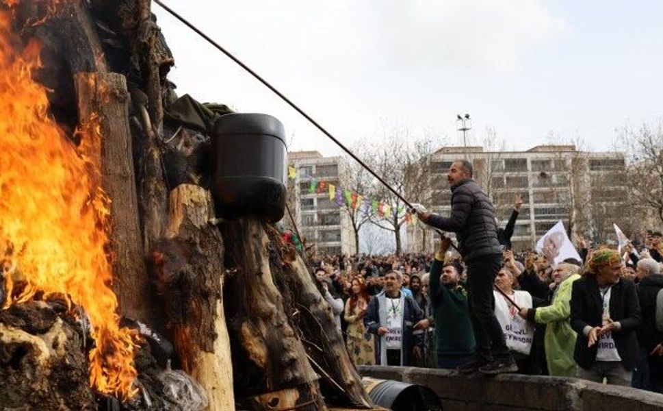 Diyarbakır Newrozu “Özgürlük Halayı” ile sona erdi