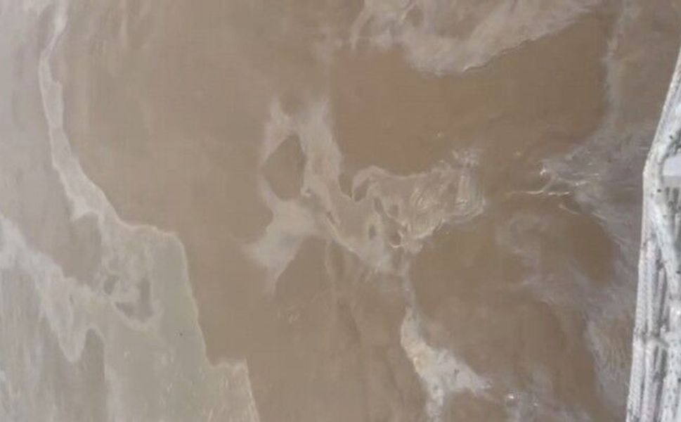 Dicle Nehri’ne ham petrol karıştı