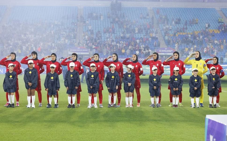 İranlı kadın futbolcular Avustralya'da mahsur kaldı!