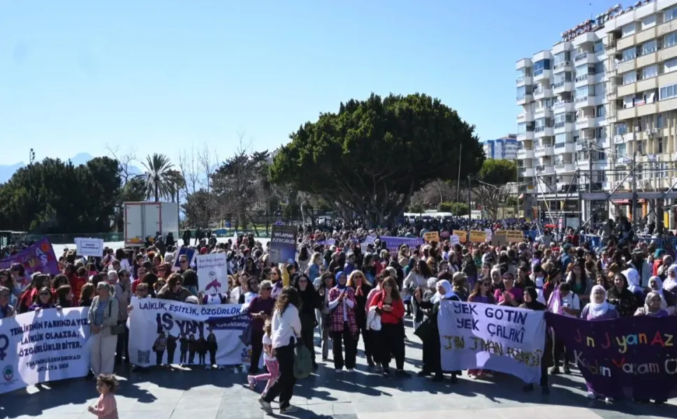Kadınlara yönelik hak ihlalleri açıklandı