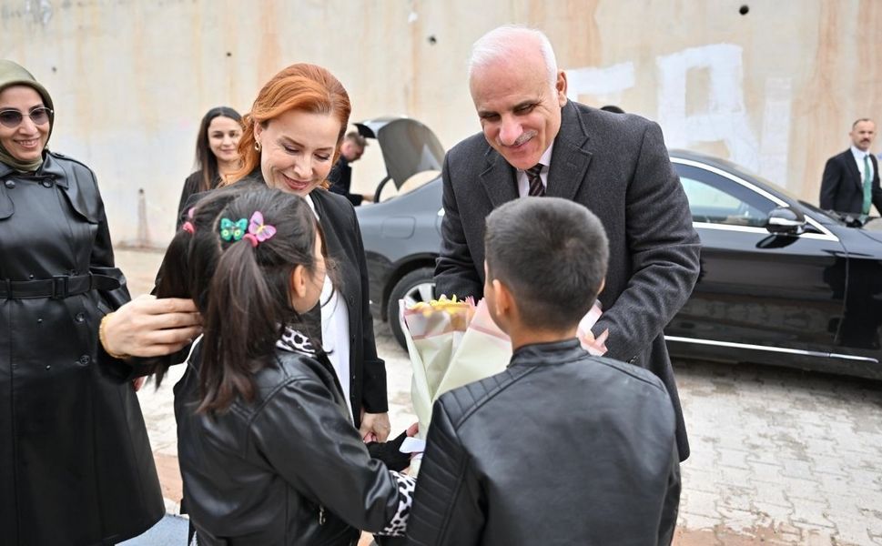 Bayramda Diyarbakır'da çocukların yüzünü güldüren ziyaret