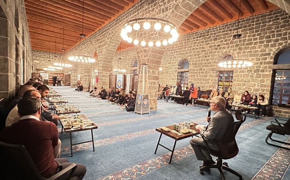 Diyarbakır'da şehir-üniversite buluşması: Ramazan hasbihallerinin sonuncusu yapıldı