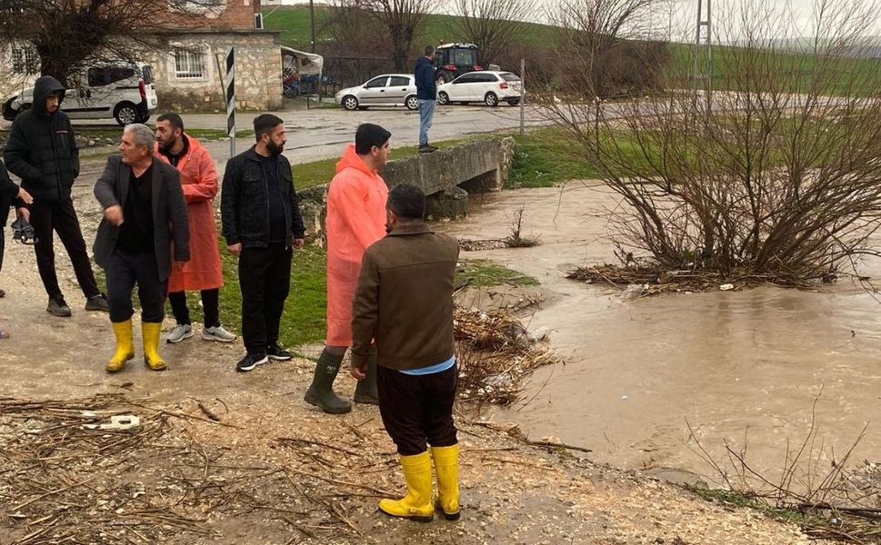 Diyarbakır'ın ilçesini sel vurdu: Maddi hasar oluştu