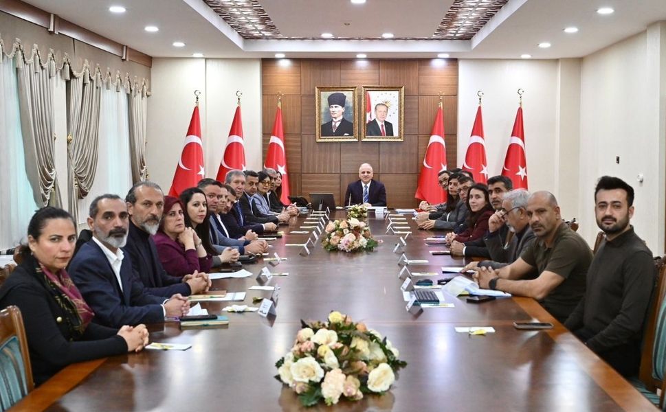 Diyarbakır'da sokak hayvanları için kritik toplantı: Kurumlar işbirliği yapacak