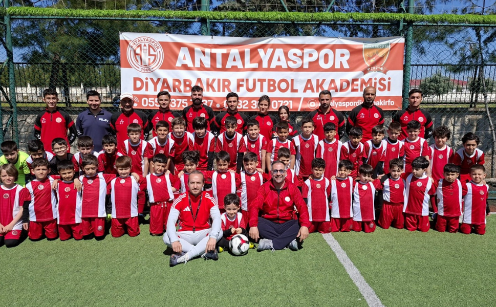 Diyarbakır’da minik sporculara sürpriz eğitim