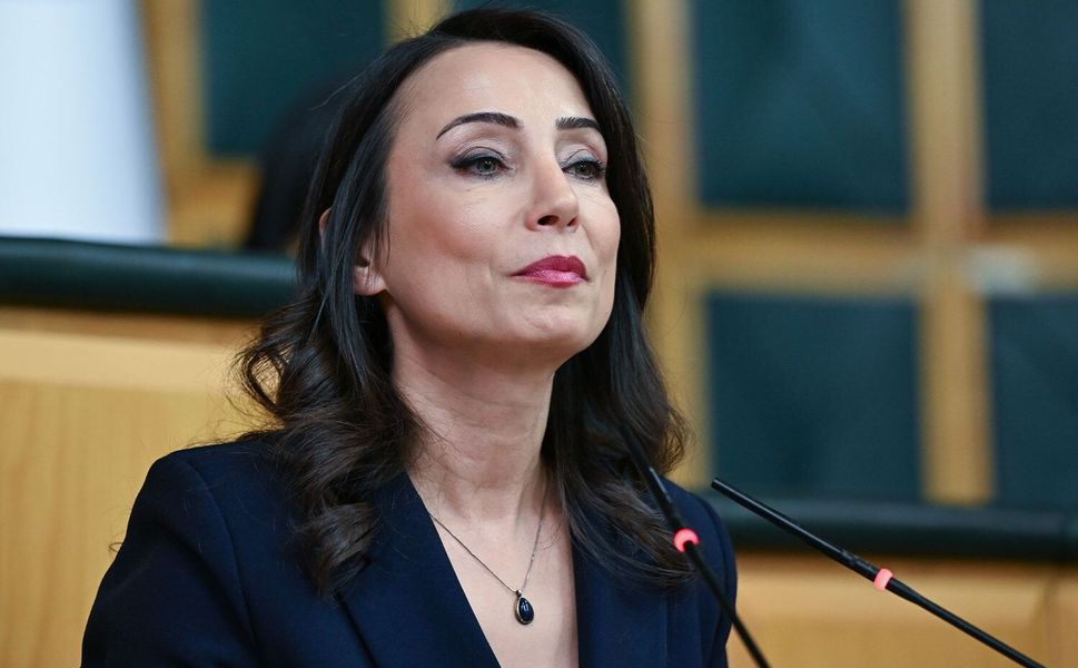 Tülay Hatimoğulları hükümete resti çekti!