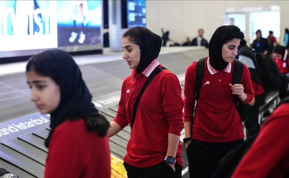 İran Kadın Futbol Takımı Türkiye üzerinden döndü