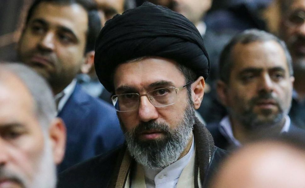 İran'ın yeni dini lideri Hamaney'den barış açıklaması!