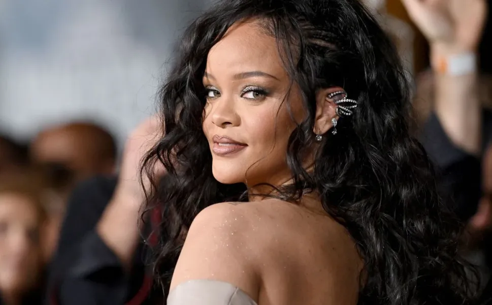 Rihanna'ya silahlı saldırı!
