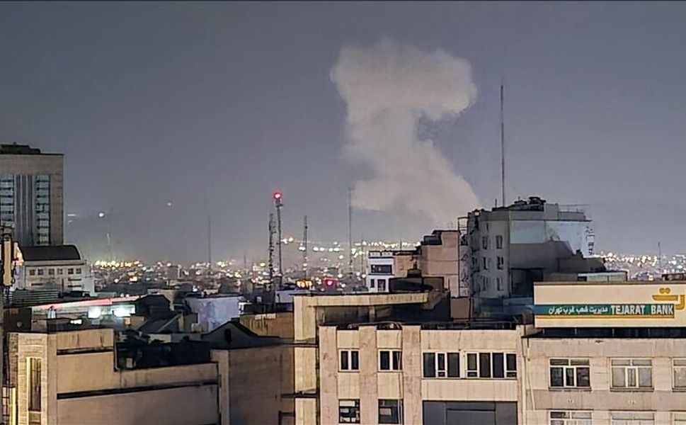 Tahran’da patlamalar: Çok sayıda bölge hedef alındı