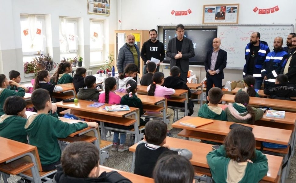 Diyarbakır, Batman ve Mardin'de öğrencilere yürek ısıtan destek