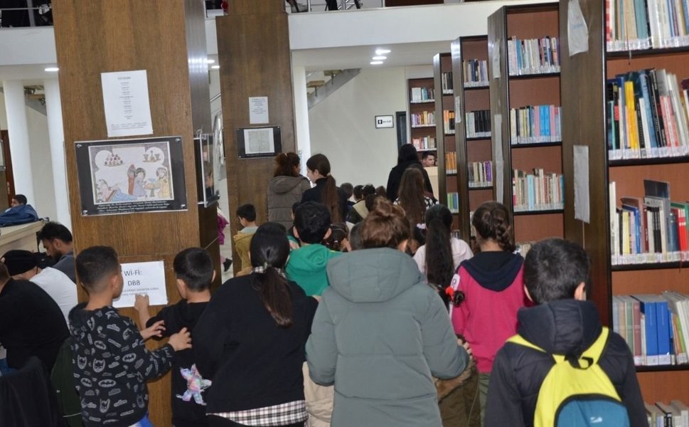 Diyarbakır'da 130 çocuk kitaplarla iç içe bir gün geçirdi