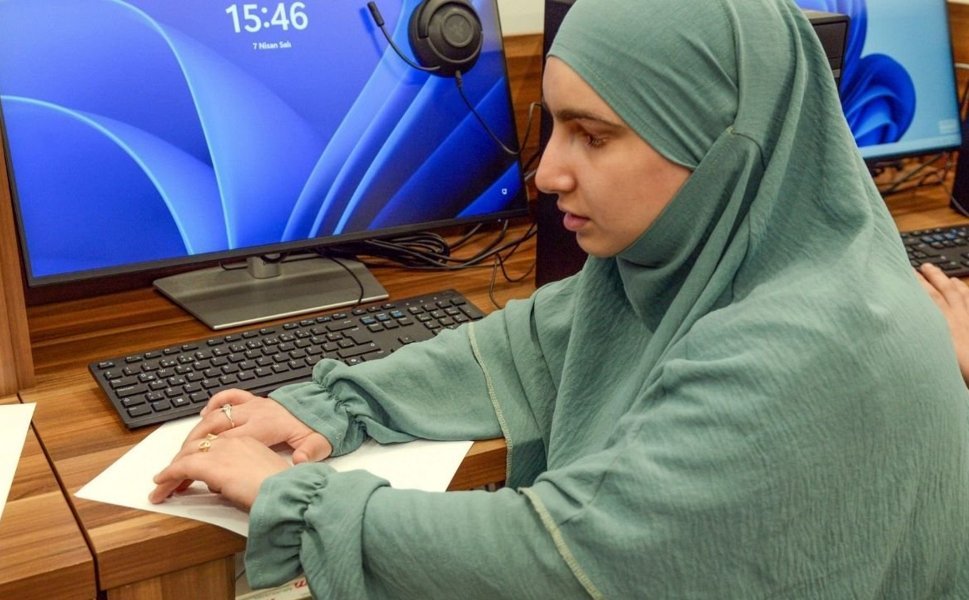 Diyarbakır'da görme engelliler hayaline kavuştu: Sesli kütüphane hizmete girdi