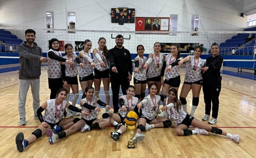 Diyarbakır'da set vermeden şampiyon olan kızlar yeni hedefi belirledi